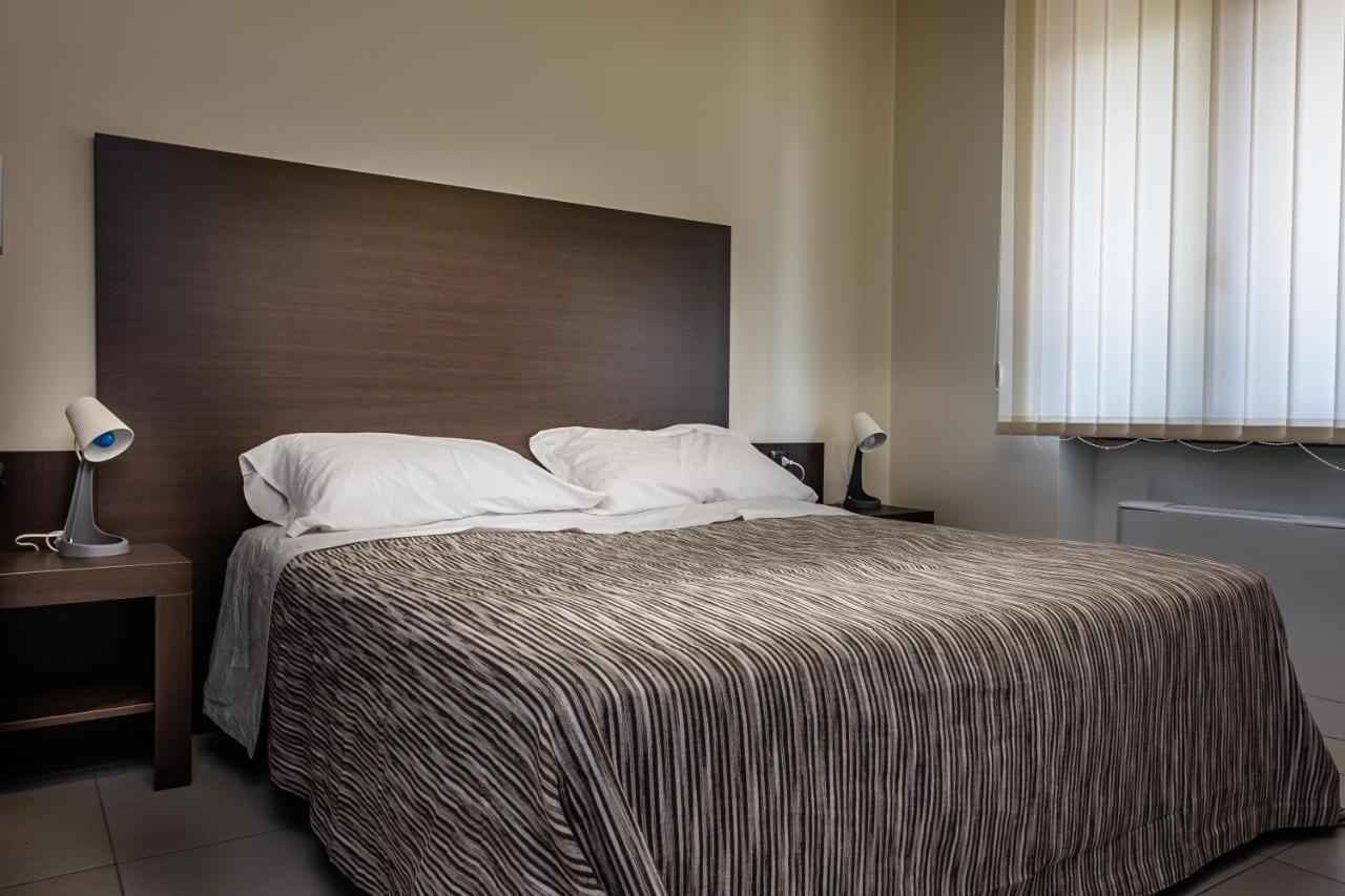 Pasta Residence Italia Malpensa Gallarate Exteriör bild