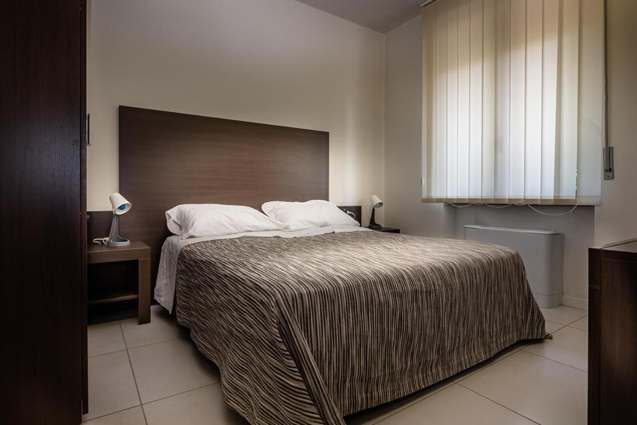 Pasta Residence Italia Malpensa Gallarate Exteriör bild